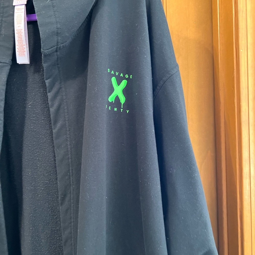 Savage X Fenty Black hoodie bathrobe with neon green Accent - Picture 4 of 5